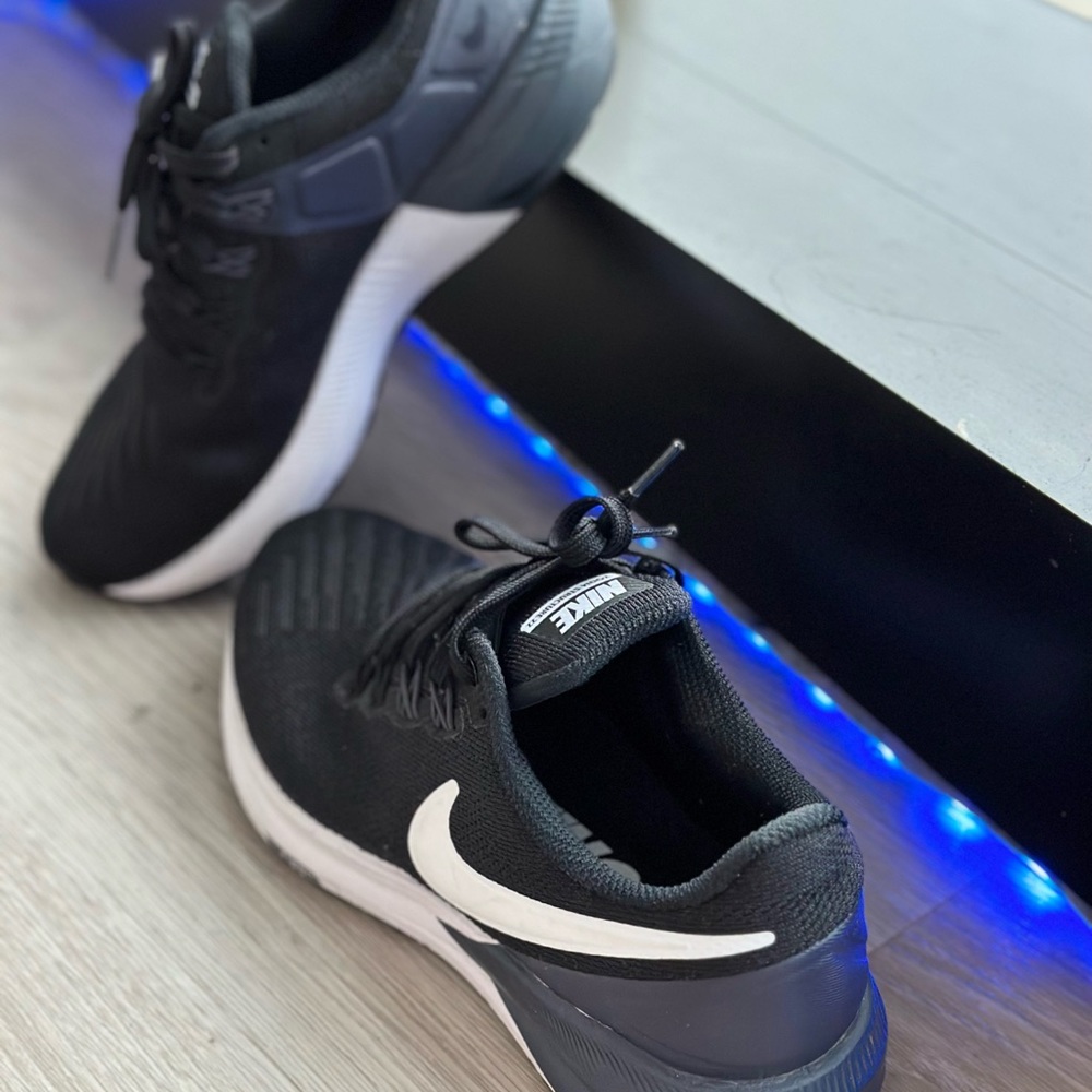 Nike Women Sports Shoe